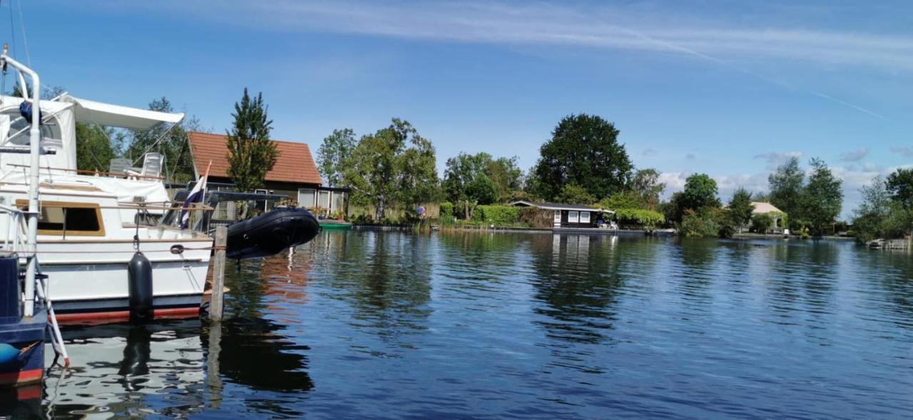 C'Est La Vie Houseboat Hotel Nederhorst den Berg Exterior photo